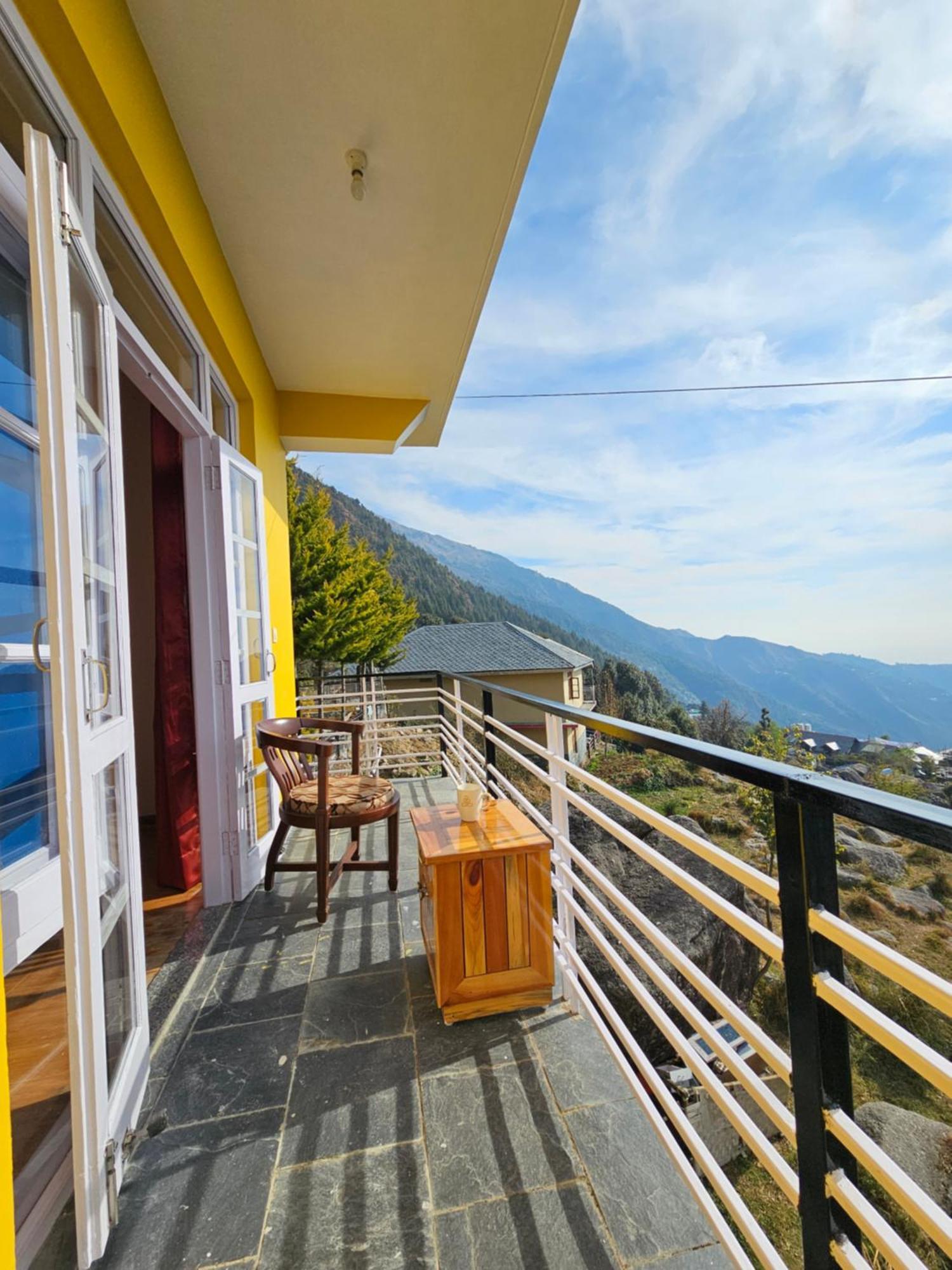 Young Monk Hostel & Cafe Dharamkot McLeod Ganj Zewnętrze zdjęcie